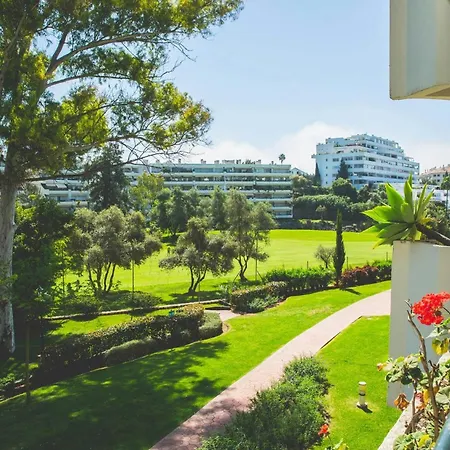 Apartamento En Guadalmina Con Vistas Al Golf